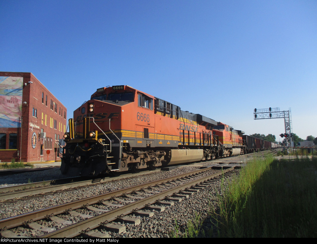 BNSF 6666